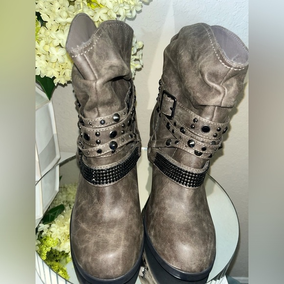 Daisy Fuentes Victoria Short Boots - Picture 16 of 16